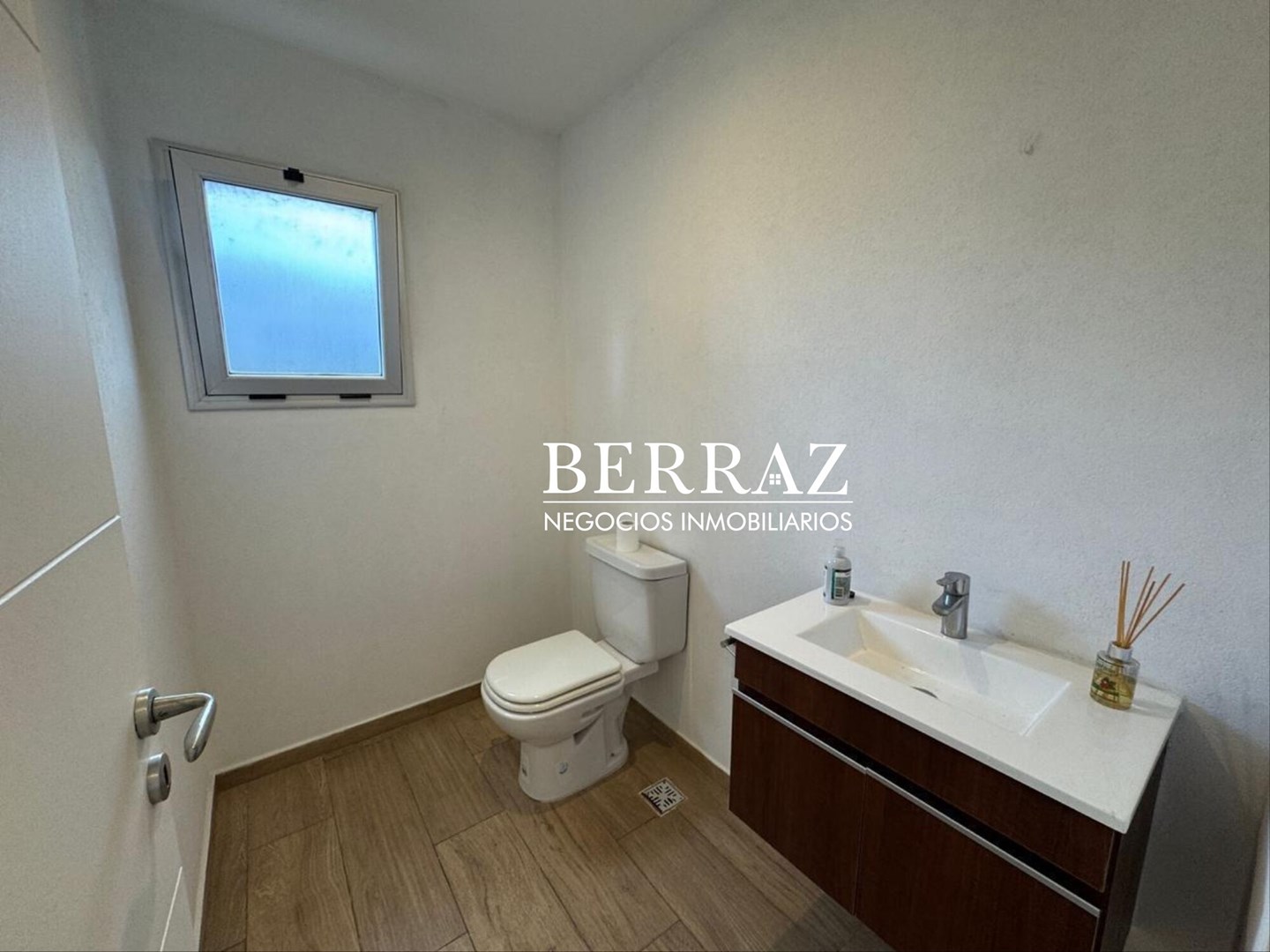 OPORTUNIDAD!! Casa Venta 5 Dormitorios Barrio San Matías Lote de 982 m2 Escobar