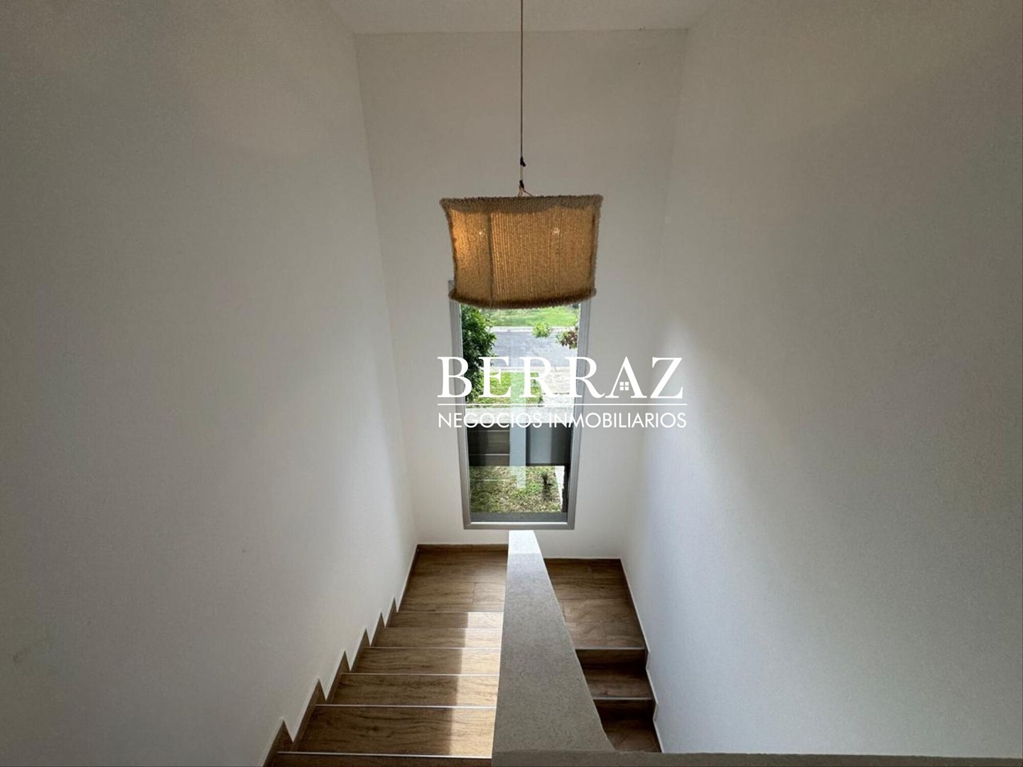 OPORTUNIDAD!! Casa Venta 5 Dormitorios Barrio San Matías Lote de 982 m2 Escobar