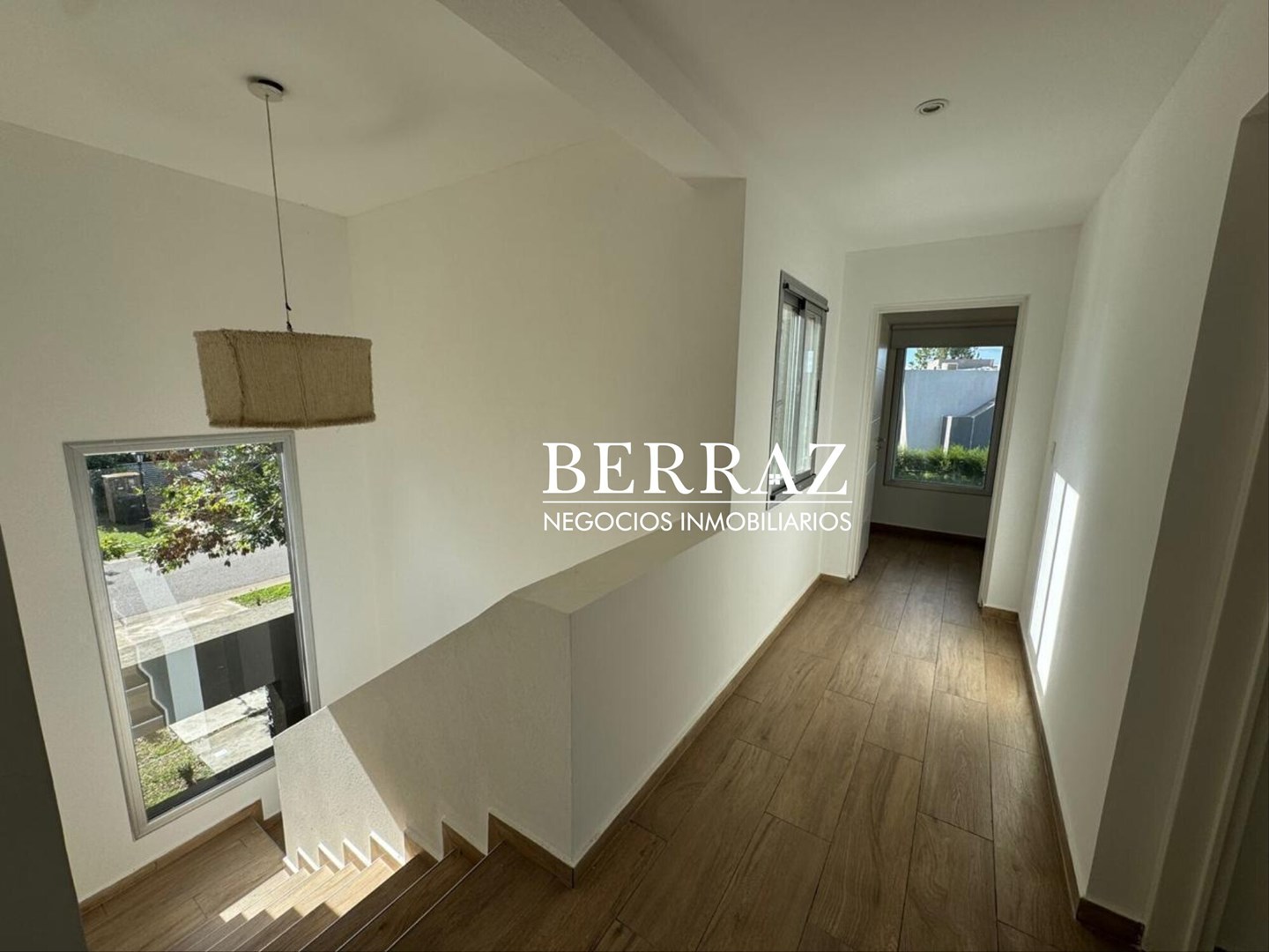 OPORTUNIDAD!! Casa Venta 5 Dormitorios Barrio San Matías Lote de 982 m2 Escobar