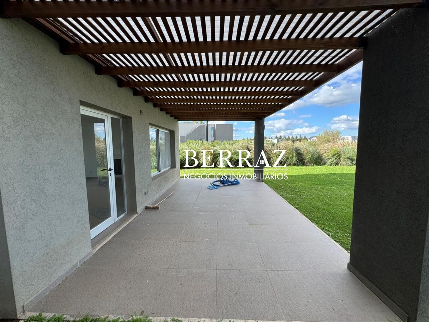 OPORTUNIDAD!! Casa Venta 5 Dormitorios Barrio San Matías Lote de 982 m2 Escobar