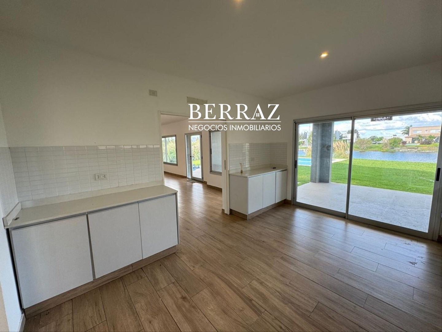 OPORTUNIDAD!! Casa Venta 5 Dormitorios Barrio San Matías Lote de 982 m2 Escobar