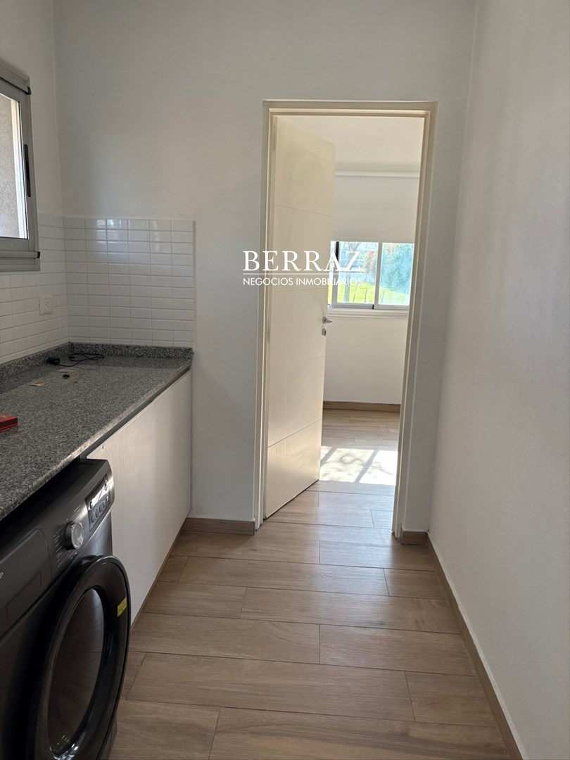 OPORTUNIDAD!! Casa Venta 5 Dormitorios Barrio San Matías Lote de 982 m2 Escobar