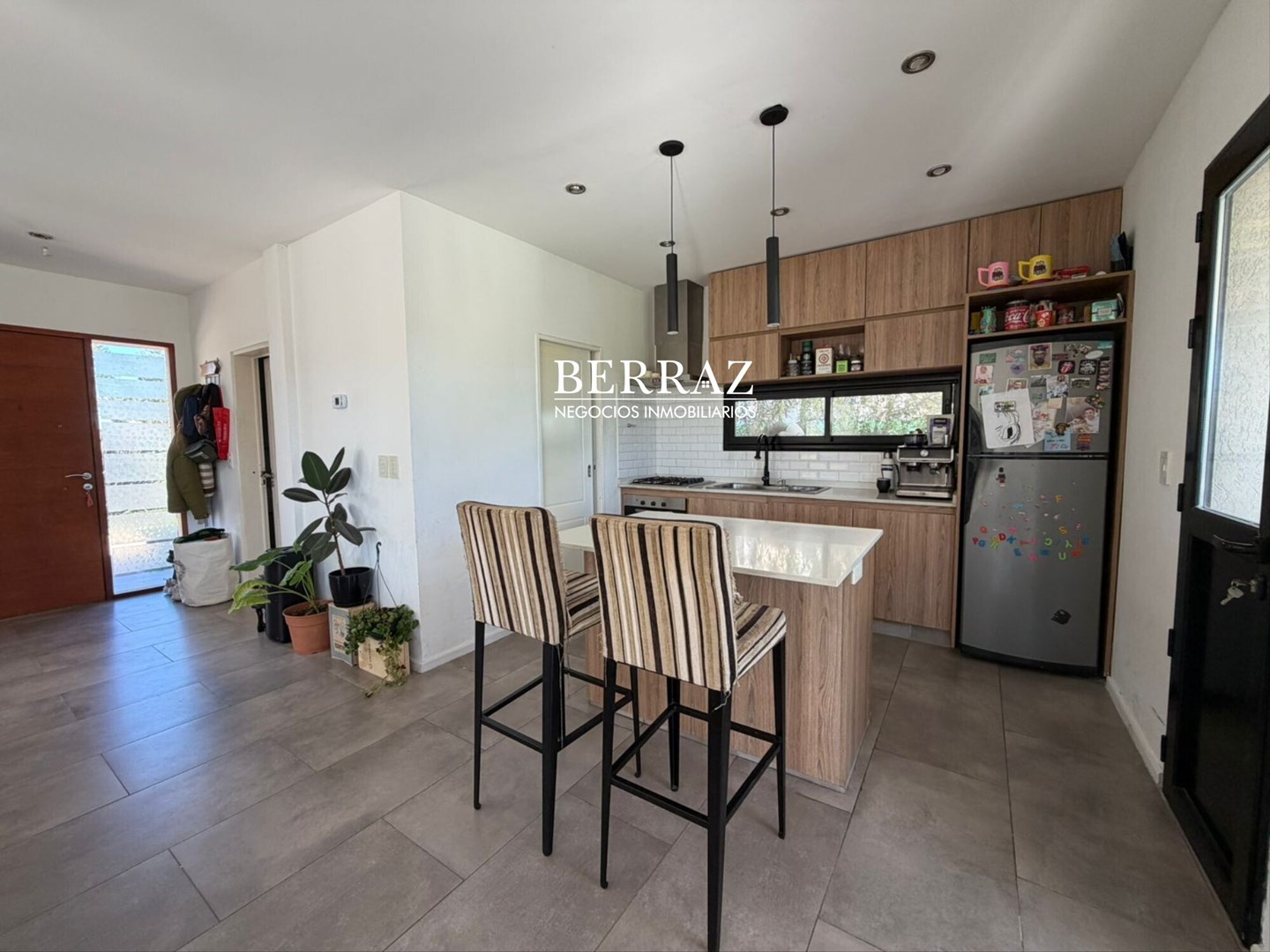 Casa Venta 3 Dormitorios Barrio Santa Emilia Lote de 487 m2 Pilar del Este