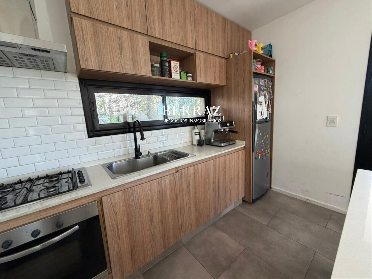 Casa Venta 3 Dormitorios Barrio Santa Emilia Lote de 487 m2 Pilar del Este