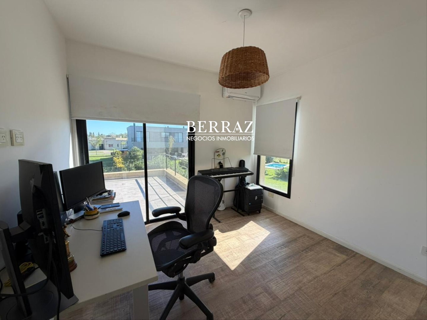 Casa Venta 3 Dormitorios Barrio Santa Emilia Lote de 487 m2 Pilar del Este