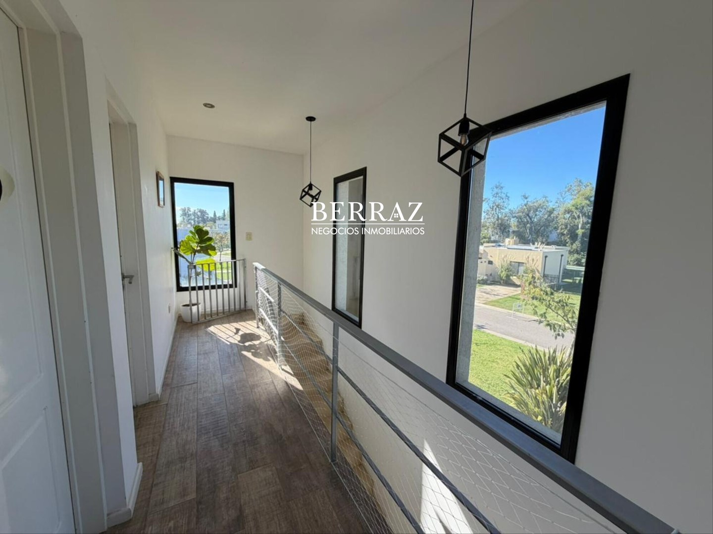 Casa Venta 3 Dormitorios Barrio Santa Emilia Lote de 487 m2 Pilar del Este