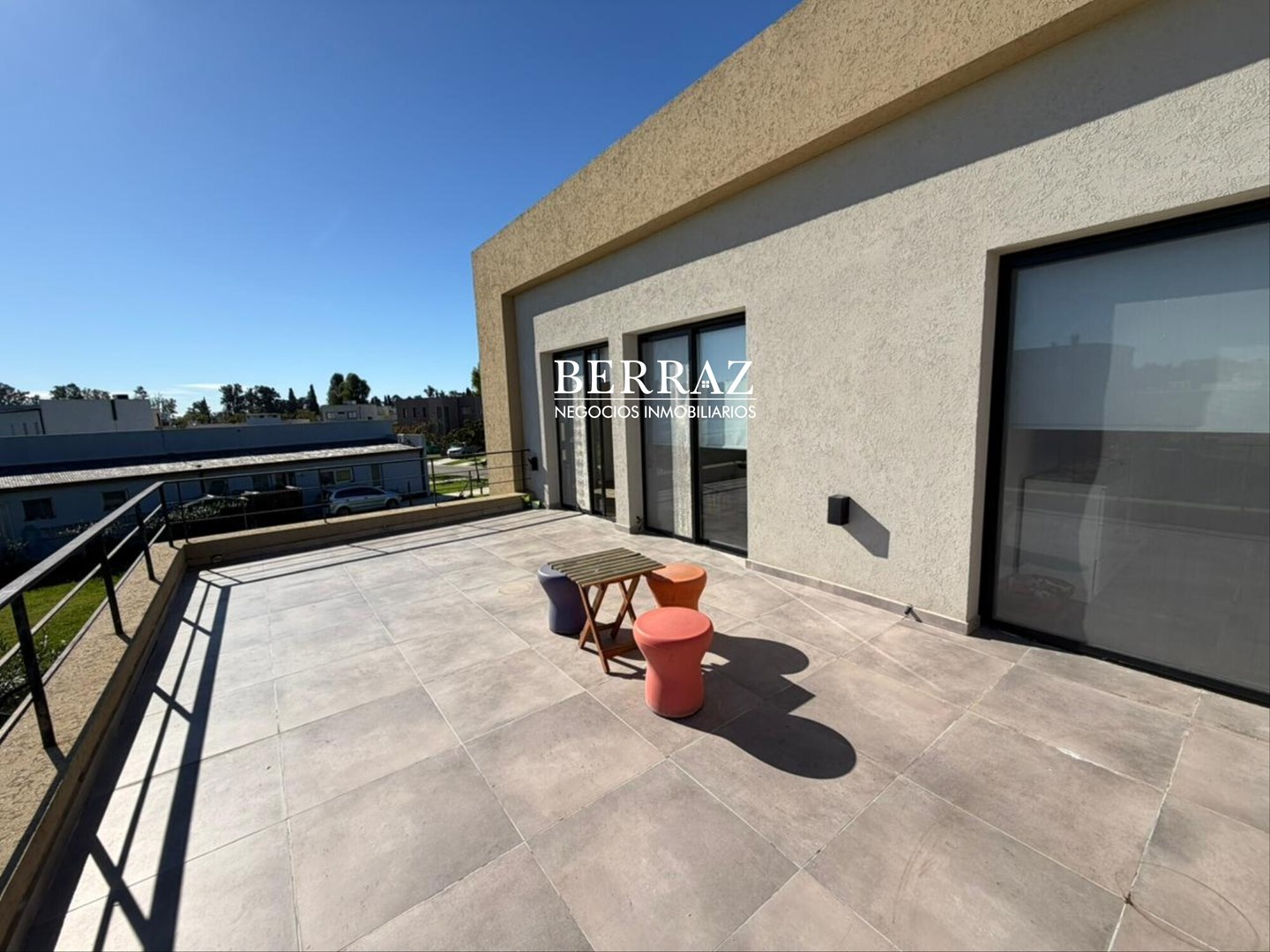 Casa Venta 3 Dormitorios Barrio Santa Emilia Lote de 487 m2 Pilar del Este