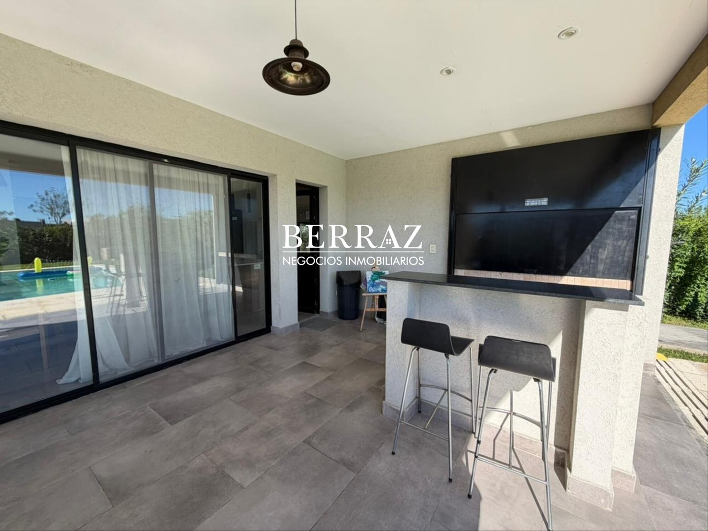 Casa Venta 3 Dormitorios Barrio Santa Emilia Lote de 487 m2 Pilar del Este