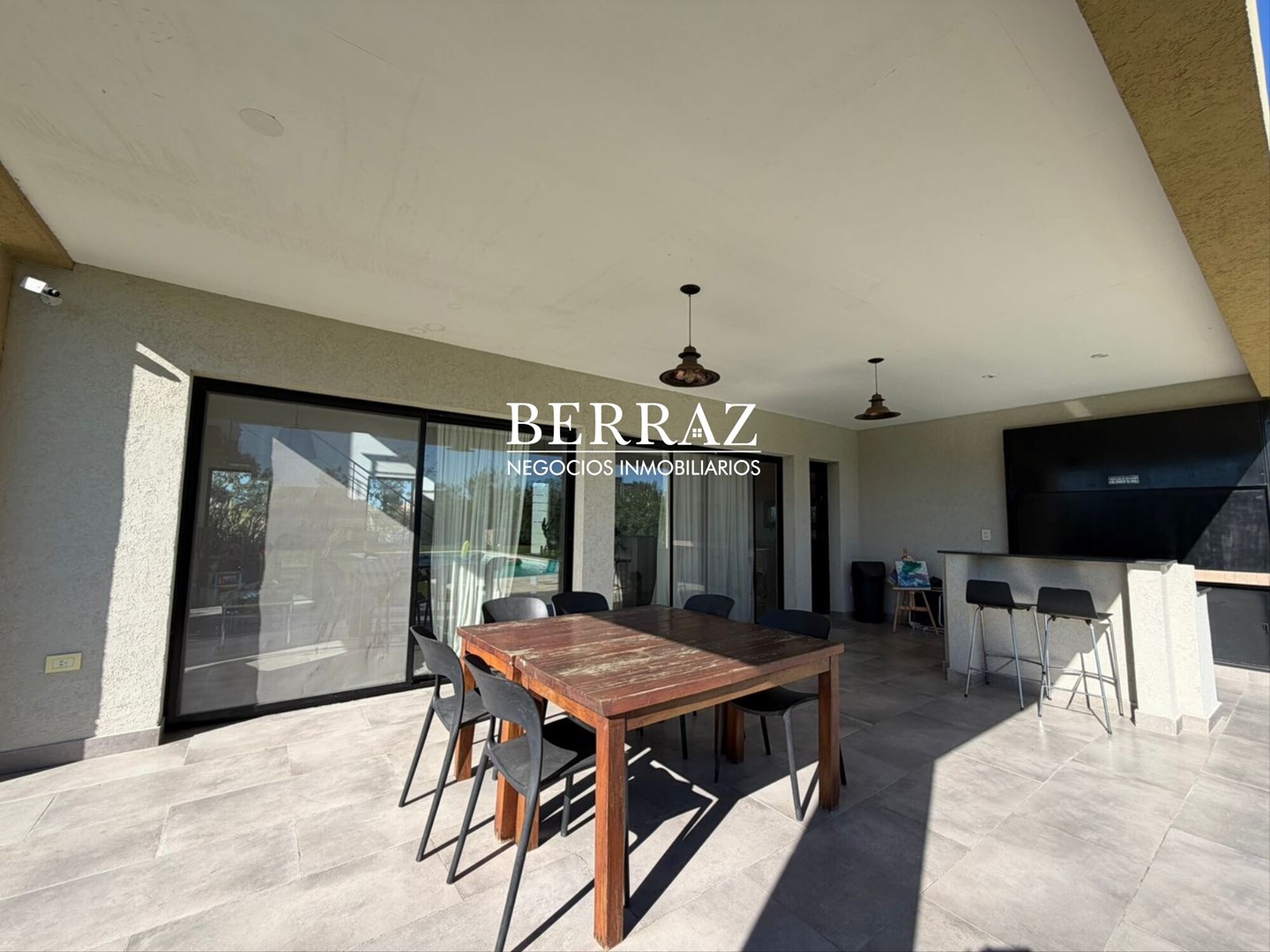 Casa Venta 3 Dormitorios Barrio Santa Emilia Lote de 487 m2 Pilar del Este