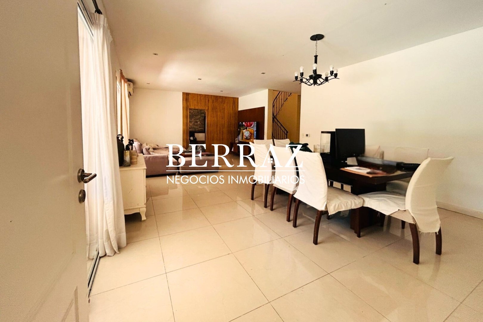 Casa Venta 5 Ambientes Barrio Septiembre Lote de 887 m2 Escobar