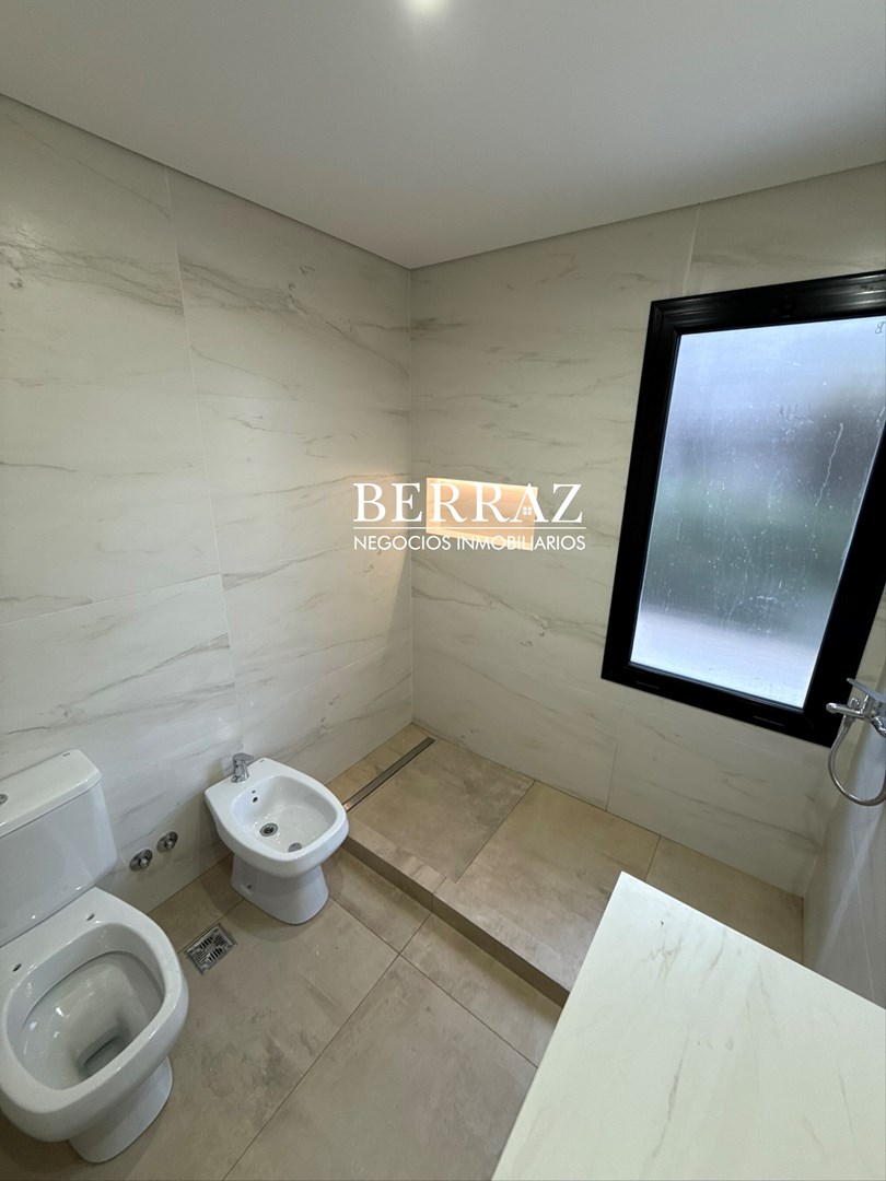 Casa Venta 5 Ambientes Lote de 450 m2 Barrio Santo Tomás, Derqui, Pilar
