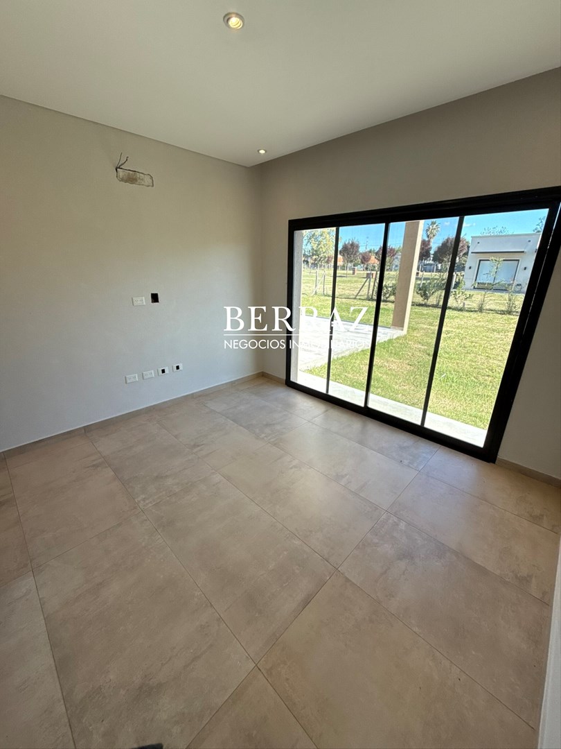 Casa Venta 5 Ambientes Lote de 450 m2 Barrio Santo Tomás, Derqui, Pilar