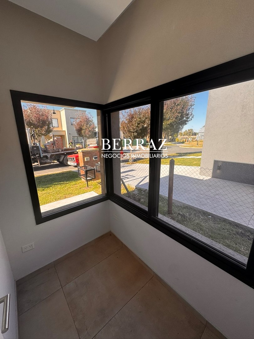 Casa Venta 5 Ambientes Lote de 450 m2 Barrio Santo Tomás, Derqui, Pilar