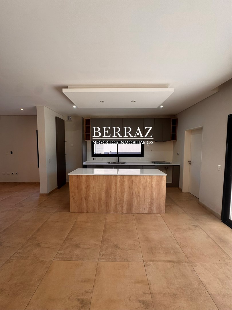 Casa Venta 5 Ambientes Lote de 450 m2 Barrio Santo Tomás, Derqui, Pilar