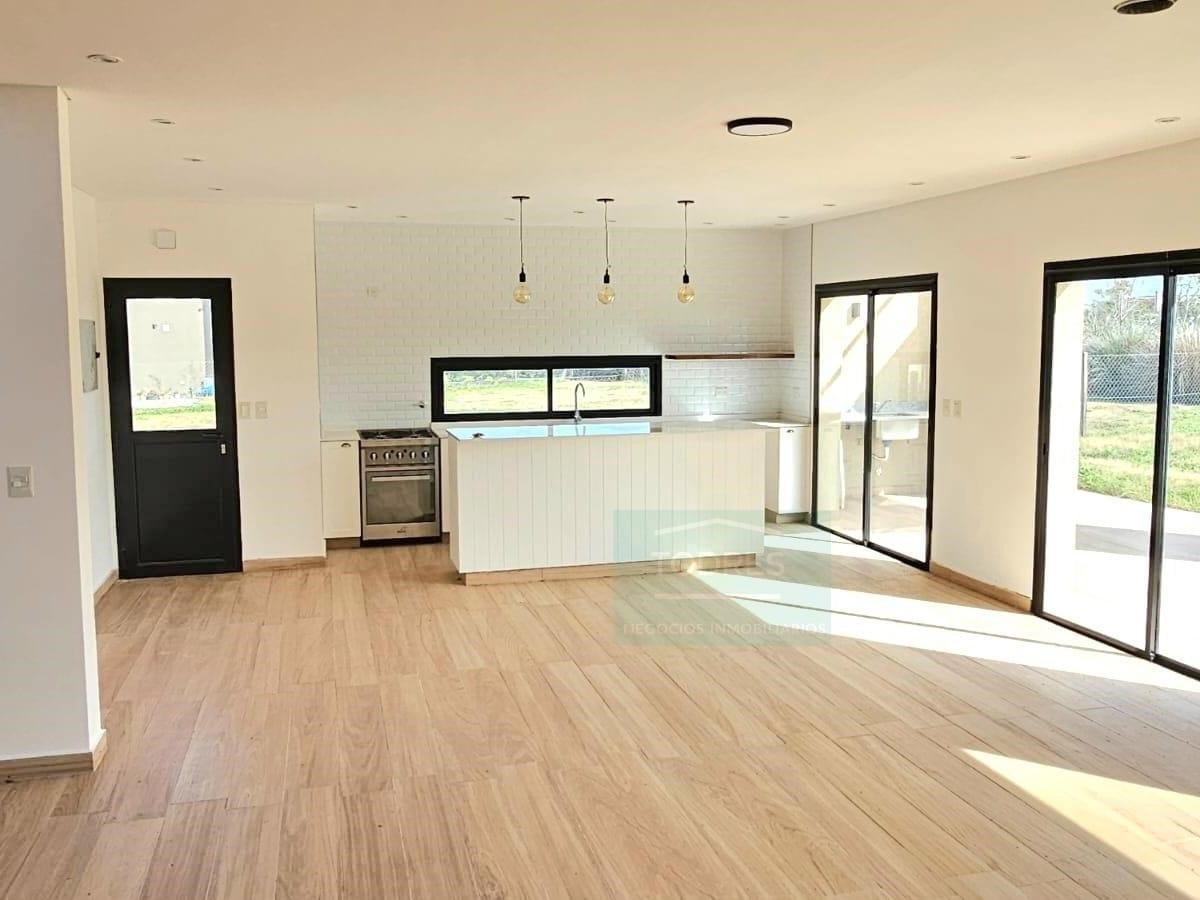 Casa  en Venta con pileta en Araucarias, Puertos, Escobar — foto 6