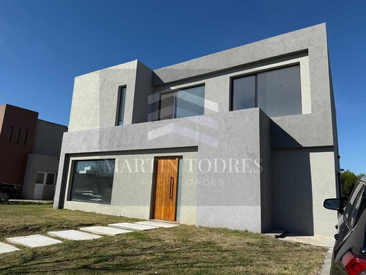 Casa  en Venta en Acacias con pileta, Puertos, Escobar