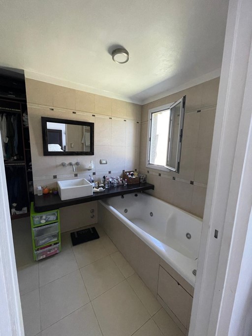 51622696621630066061905189476654357428965003258182232209561938243616001751692.jpg
